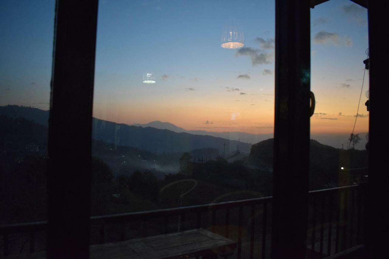 Berg House Cafe And Hotel 나가르코트 외부 사진